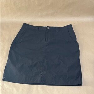 Eddie Bauer Women’s Black Skirt (Size 2)